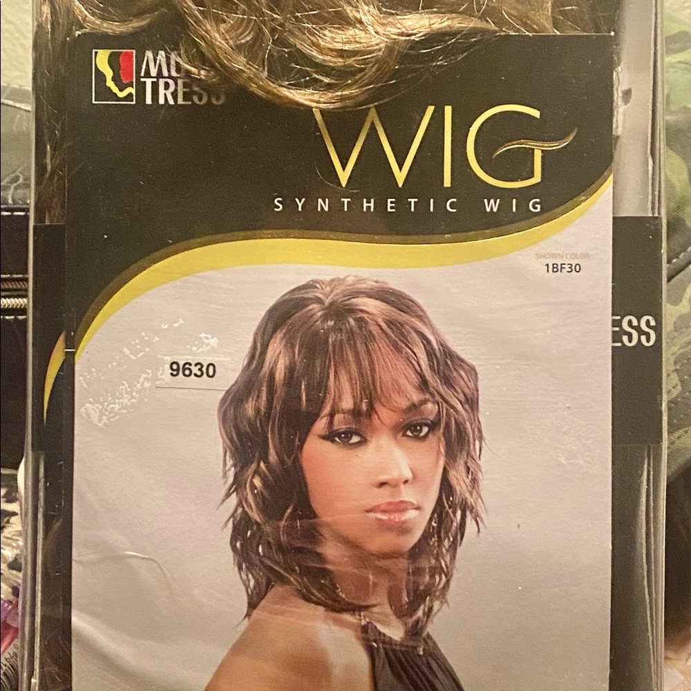 MOTOWN TRESS SYNTHETIC FIBER WIG 
STYLE FLIRT
COLOR 26F613 NEW IN PACKAGE
